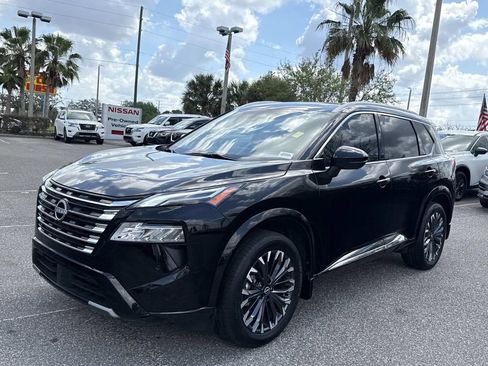 Used 2024 Nissan Rogue Platinum w/ Platinum Premium Package image 8