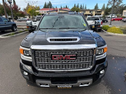 Used 2019 GMC Sierra 3500 Denali w/ Duramax Plus Package image 3