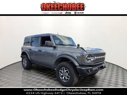 Used 2025 Ford Bronco Badlands AWD/4WD image 1