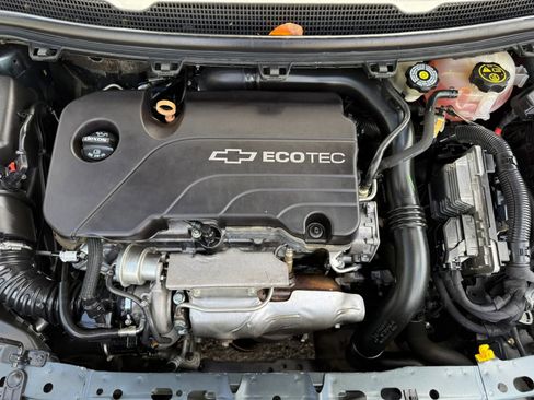 Used 2017 Chevrolet Cruze LT FWD image 32