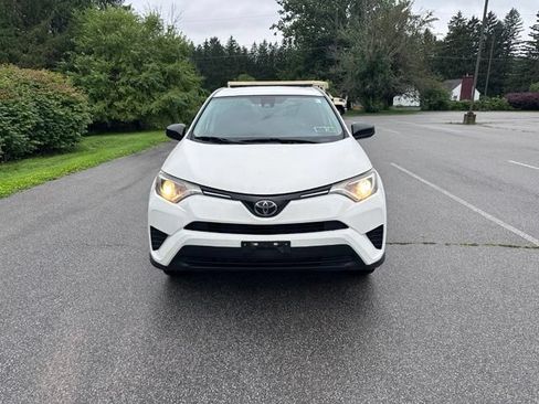 Used 2018 Toyota RAV4 LE w/ All Weather Liner Package AWD/4WD image 8