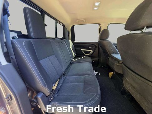 Used 2017 Nissan Titan SV AWD/4WD image 8