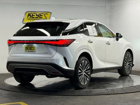 Used 2023 Lexus RX 350 Premium Plus w/ Cold Area Package FWD image 4