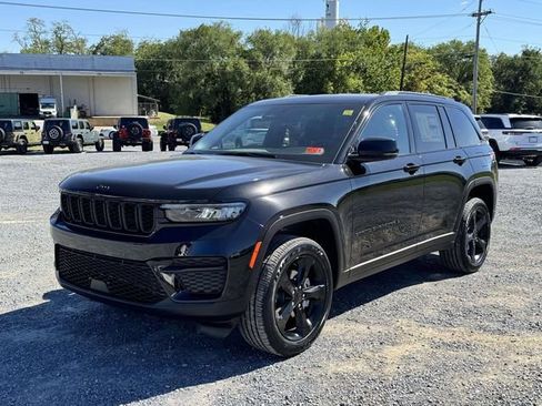 New 2025 Jeep Grand Cherokee Altitude AWD/4WD image 22