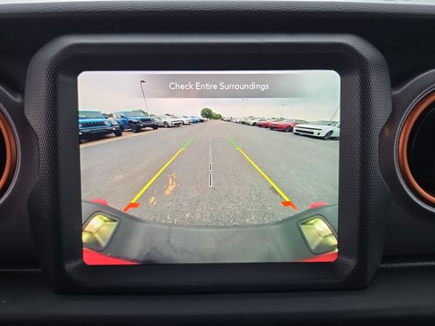 Used 2023 Jeep Gladiator Mojave AWD/4WD image 24