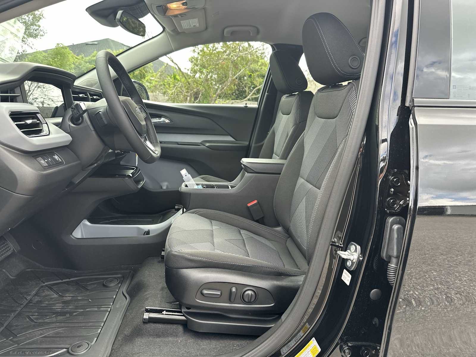 New 2027 Chevrolet Bolt LT w/ Comfort Package FWD image 2