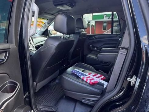 Used 2017 Chevrolet Tahoe LT w/ LT Signature Package RWD image 9