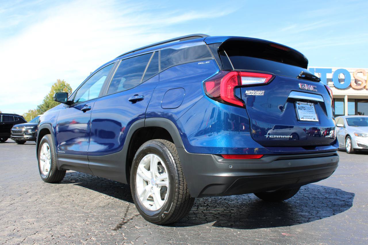 Used 2023 GMC Terrain SLE w/ Driver Convenience Package AWD/4WD image 12