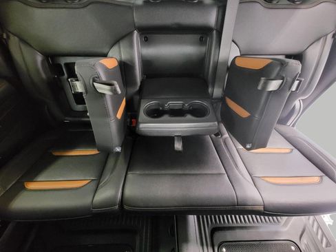 Used 2025 GMC Sierra 1500 AT4 w/ AT4 Premium Package image 23