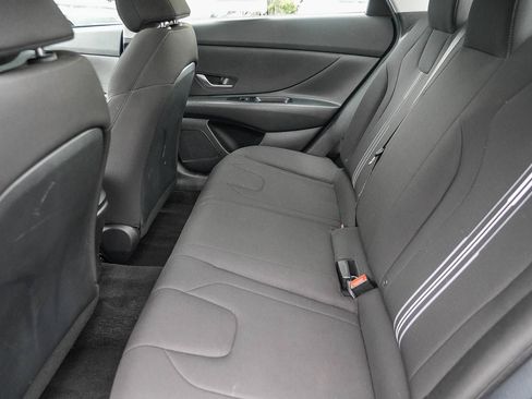 Used 2023 Hyundai Elantra SEL w/ Cargo Package FWD image 18