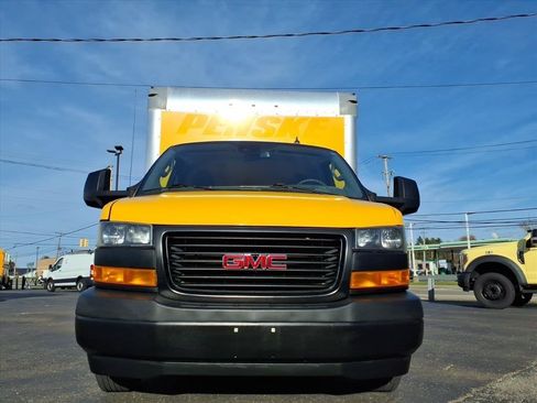 Used 2021 GMC Savana 3500 Extended w/ Power Convenience Package RWD image 8