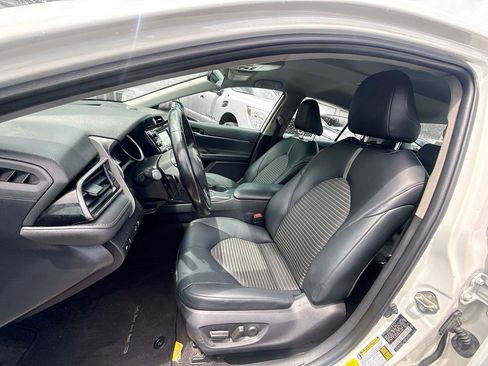 Used 2019 Toyota Camry SE image 23