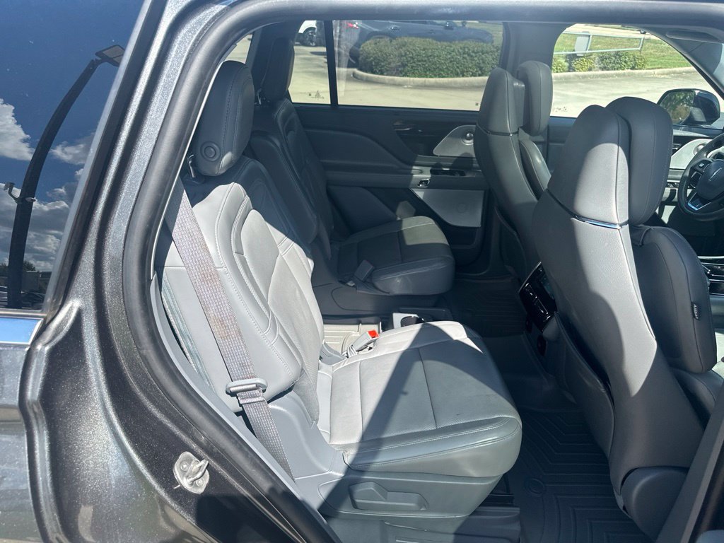Used 2020 Lincoln Aviator Reserve w/ Equipment Group 201A RWD image 34