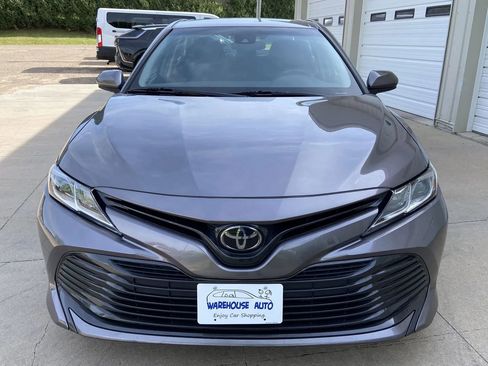 Used 2019 Toyota Camry LE FWD image 3