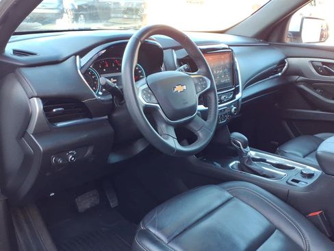 Used 2023 Chevrolet Traverse LT w/ LT Premium Package AWD/4WD image 9