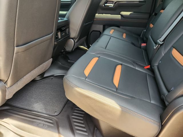 New 2026 GMC Sierra 1500 AT4 w/ Technology Package AWD/4WD image 19