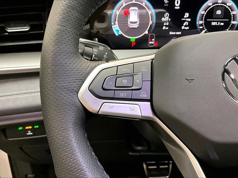 New 2026 Volkswagen Tiguan SE R-Line image 17