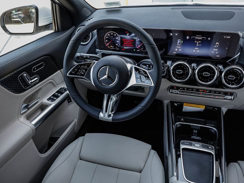 New 2026 Mercedes-Benz GLA 250 4MATIC image 14