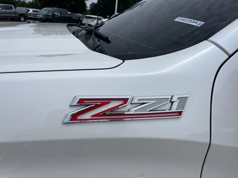 Used 2019 Chevrolet Silverado 1500 LT Trail Boss AWD/4WD image 3