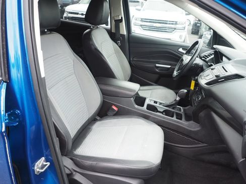 Used 2017 Ford Escape SE w/ SE Sport Appearance Package AWD/4WD image 18