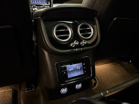 Used 2017 Bentley Bentayga AWD/4WD image 66
