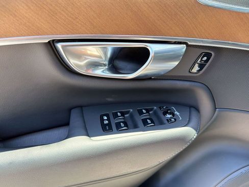 Certified 2025 Volvo XC90 B6 Plus AWD/4WD image 12