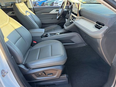 New 2025 Ford Explorer Active w/ Active Comfort Package image 15
