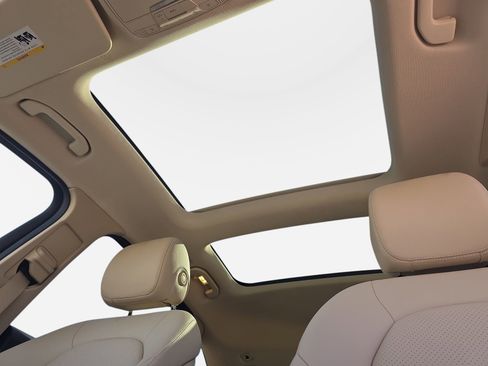 Used 2022 Mercedes-Benz GLC 300 image 29