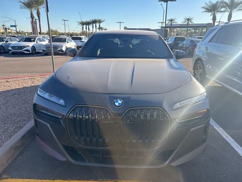 Used 2025 BMW 760i xDrive w/ Executive Package image 2