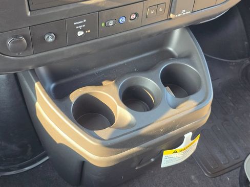 New 2026 GMC Savana 3500 LT w/ LT Preferred Equipment Group RWD image 14