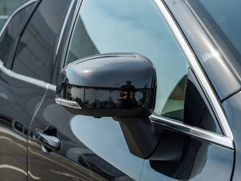 Used 2023 Volvo XC60 B5 Ultimate w/ Climate Package image 15