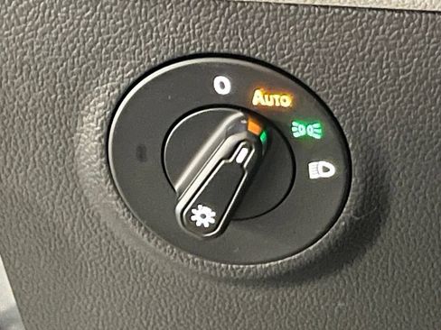 Certified 2022 Volkswagen Taos S w/ IQ Drive S Package FWD image 14