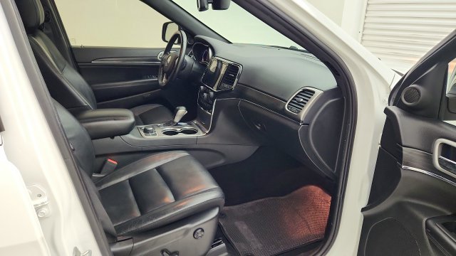 Used 2020 Jeep Grand Cherokee Limited AWD/4WD image 22