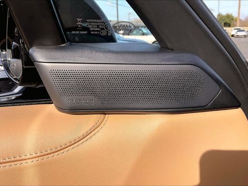 New 2025 Land Rover Range Rover Long Wheelbase SE image 21