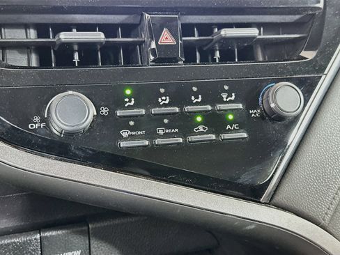 Used 2021 Toyota Camry LE FWD image 23