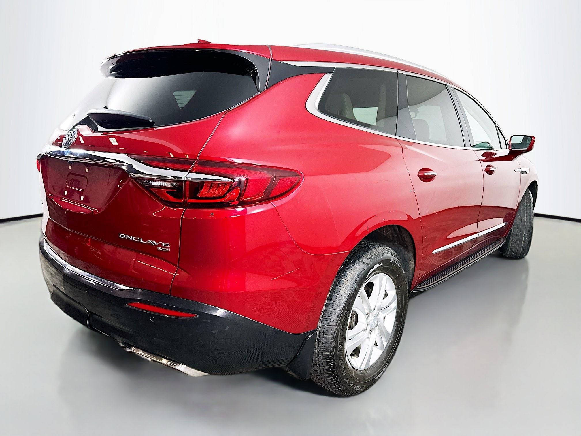 Used 2018 Buick Enclave Essence AWD/4WD image 7
