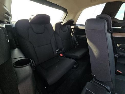 Used 2025 Volvo XC90 B6 Plus image 9