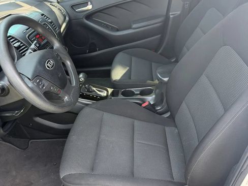 Used 2017 Kia Forte LX FWD image 8