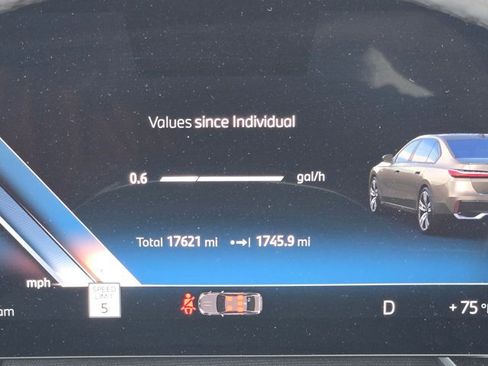 Used 2024 BMW 740i RWD image 11