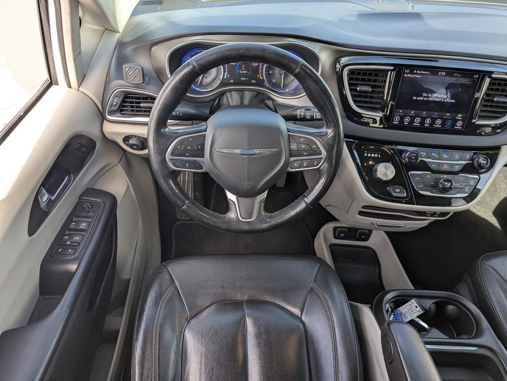 Used 2020 Chrysler Pacifica Touring-L w/ Advanced Safetytec Group FWD image 29