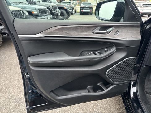 New 2026 Jeep Grand Cherokee Limited image 21