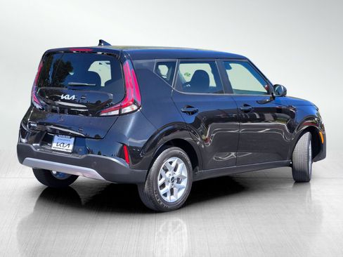 Certified 2025 Kia Soul LX FWD image 4