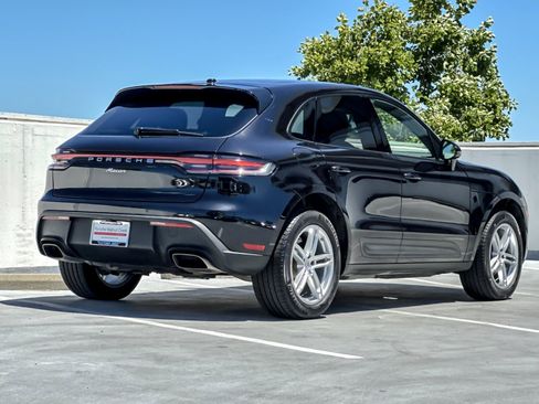 Used 2025 Porsche Macan w/ Premium Package Plus AWD/4WD image 8