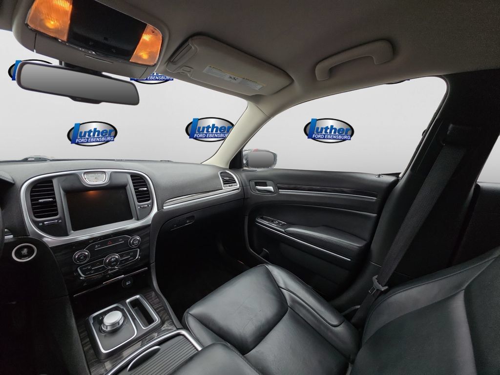 Used 2016 Chrysler 300 Limited RWD image 13
