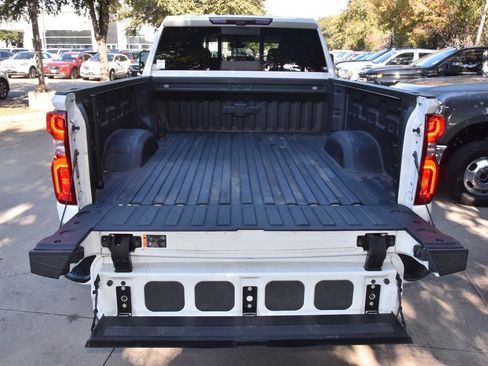 Used 2022 Chevrolet Silverado 2500 LTZ w/ LTZ Plus Package image 39