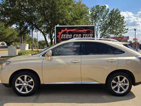 Used 2010 Lexus RX 350 2WD w/ Premium Pkg image 2