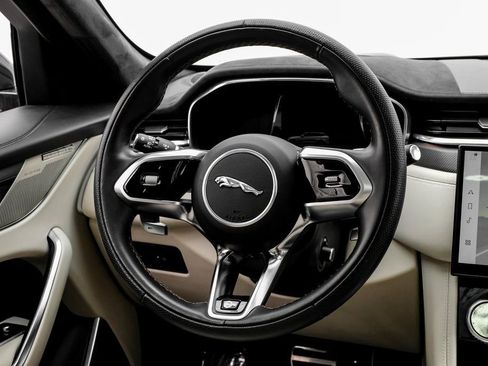 Used 2023 Jaguar F-PACE SVR image 12