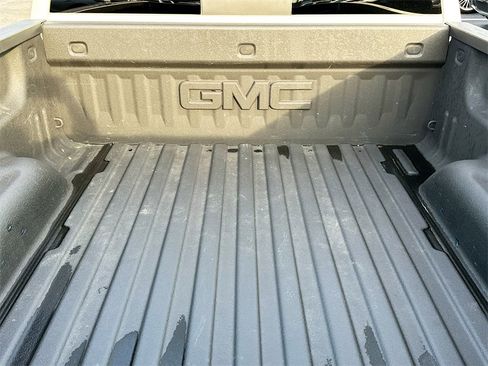 Used 2018 GMC Sierra 1500 SLT image 16