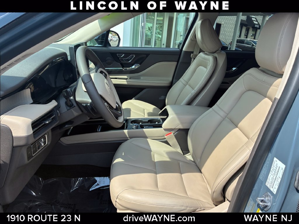 Certified 2023 Lincoln Corsair AWD image 12