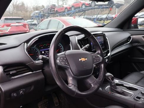 Used 2022 Chevrolet Traverse LT w/ LT Premium Package image 8